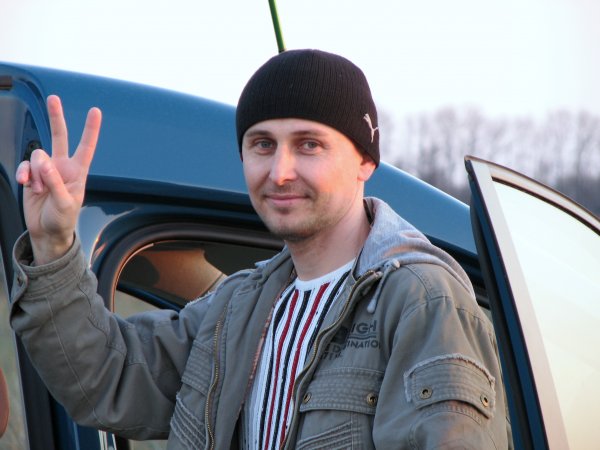 Сергей Попович. Обеспечивал наземную поддержку и наш возврат домой.